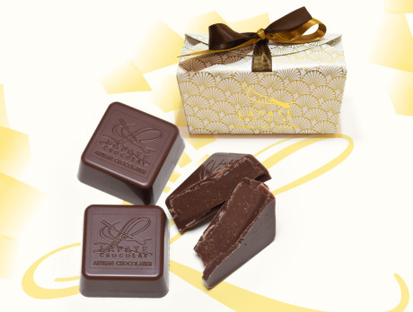 Chocolats au lait fourrés au praliné
