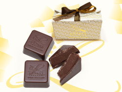 Chocolats au lait fourrés au praliné